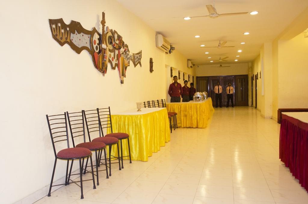 Central Hotel Lucknow Exterior photo